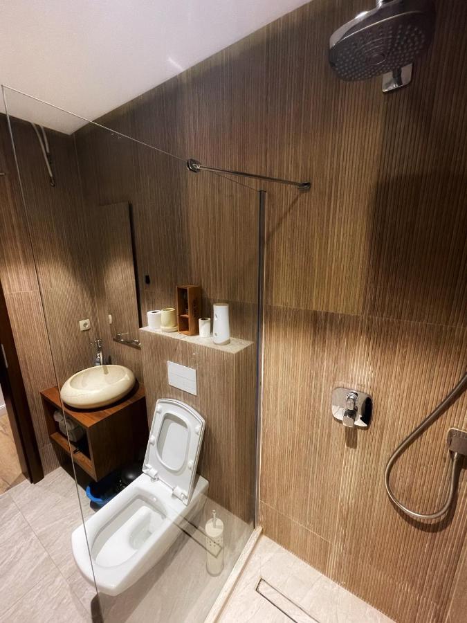 Blue Capital Apartments 1 Пристина Екстериор снимка