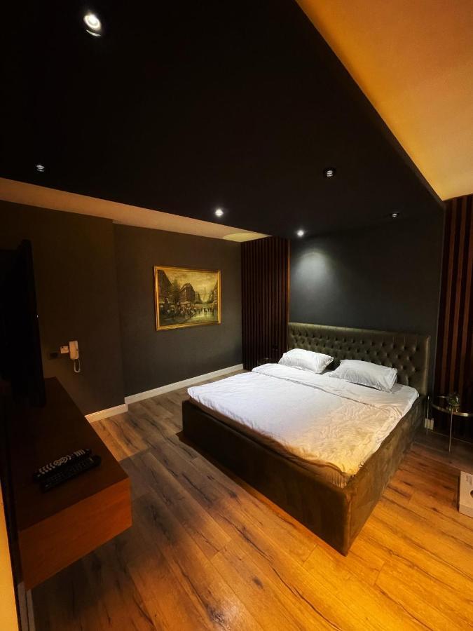Blue Capital Apartments 1 Пристина Екстериор снимка